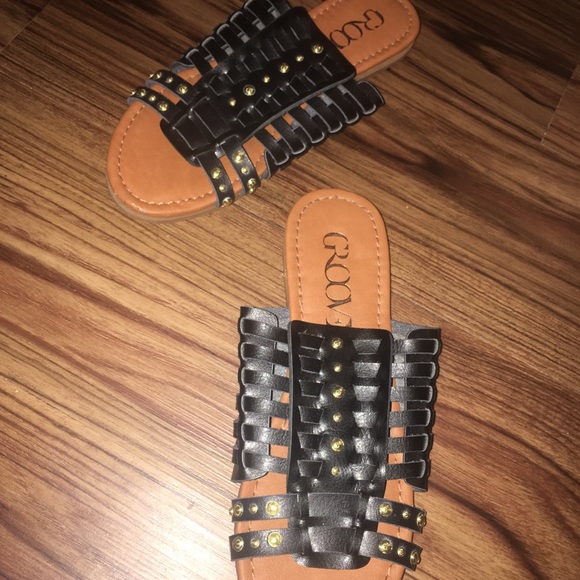 Groove - Picture 2 of 3